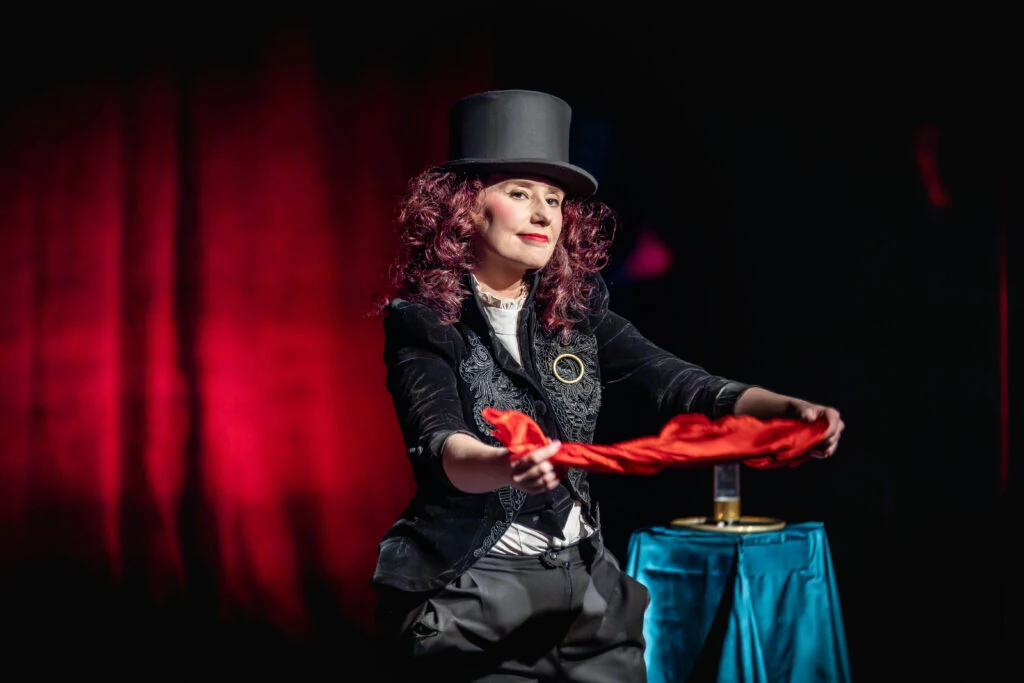 Nikola Arkane performing